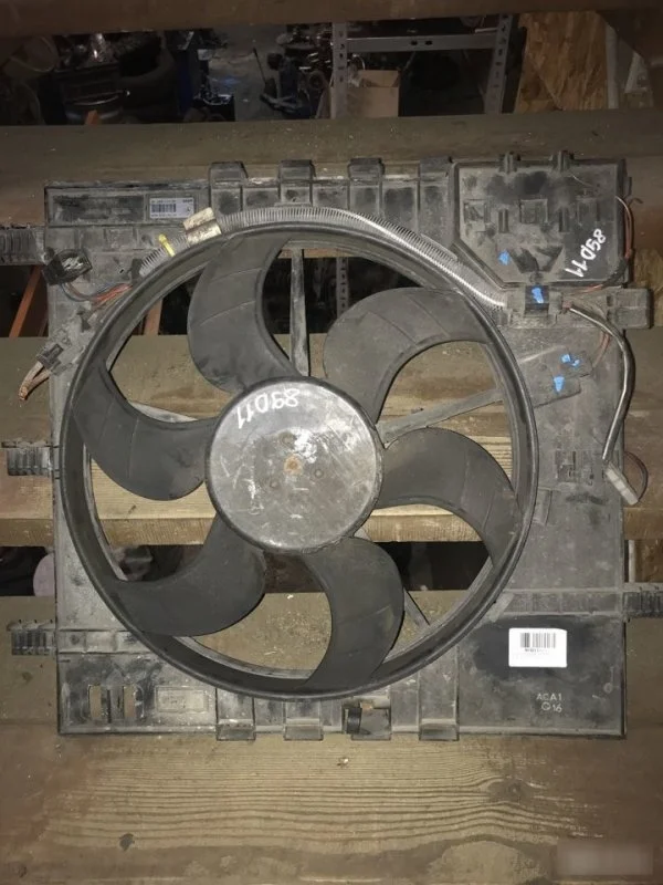 Вентилятор радиатора Mercedes-Benz Vito A6385002093 W638