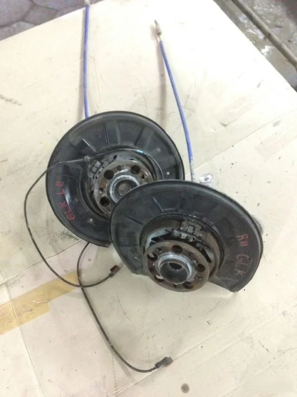 Кулак поворотный Mercedes-Benz Glk-Class 2123500241 X204, задний