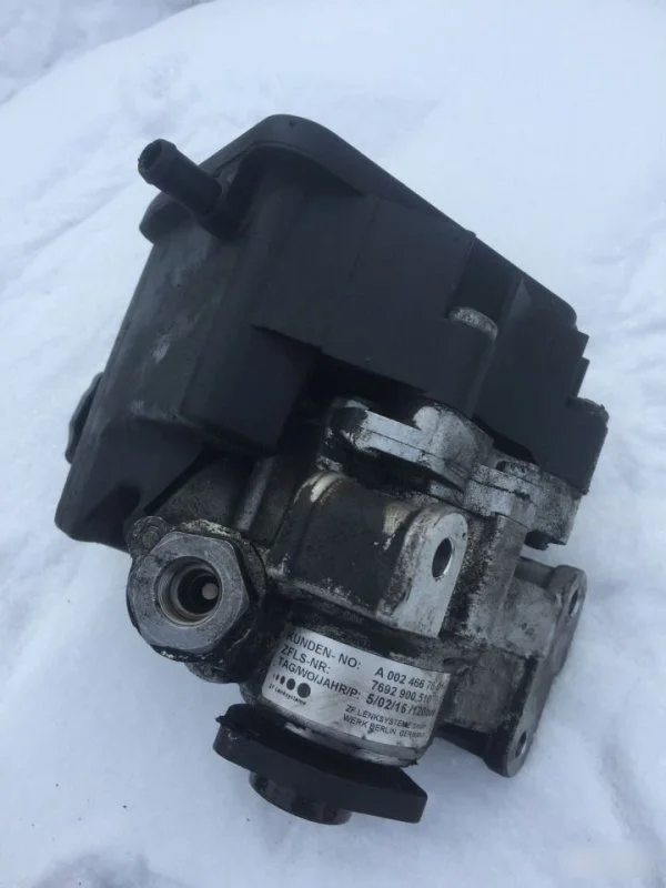 Насос гидроусилителя Mercedes-Benz Sprinter A0024667601