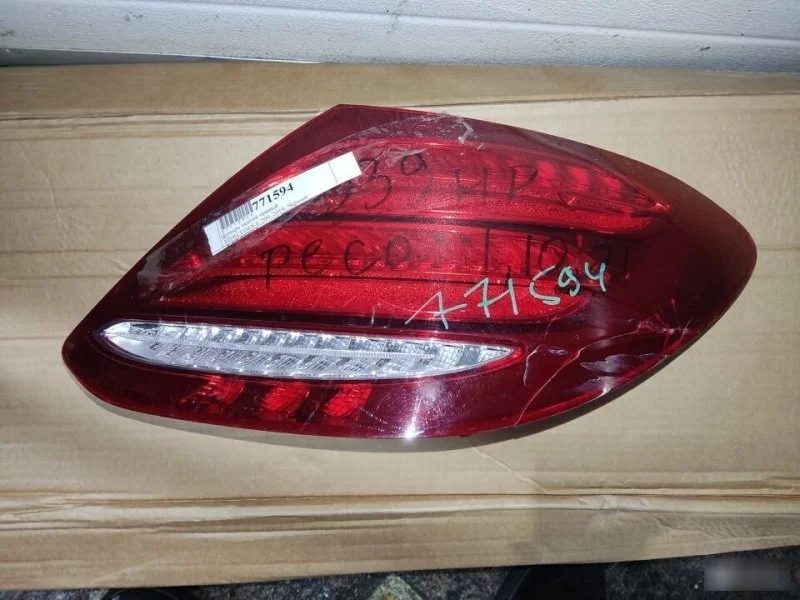 Фонарь внешний Mercedes-Benz E-Class A2139067800 W213, правый