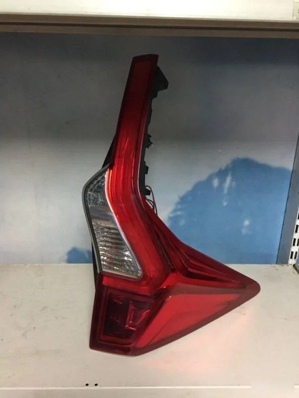 Фонарь Mitsubishi Pajero Sport 8330B001, задний левый