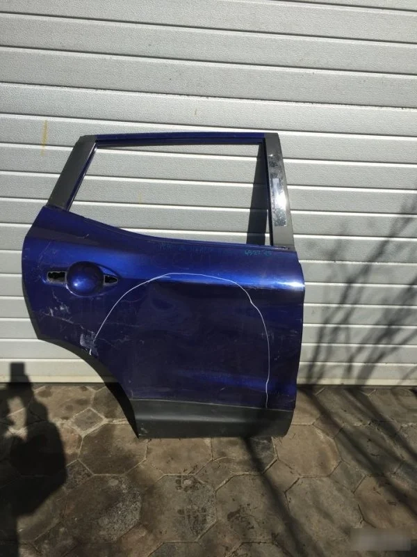 Дверь Nissan Qashqai H21004EAMA J11, задняя правая