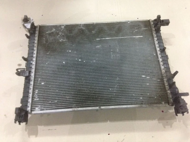 Радиатор основной Nissan Terrano 214108042R