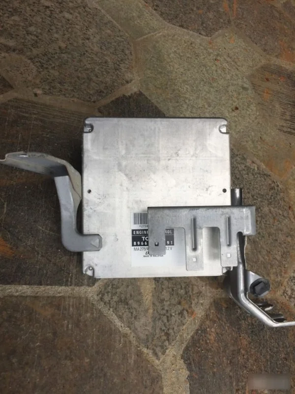 Блок управления двигателем Toyota Hilux 896610KQ91