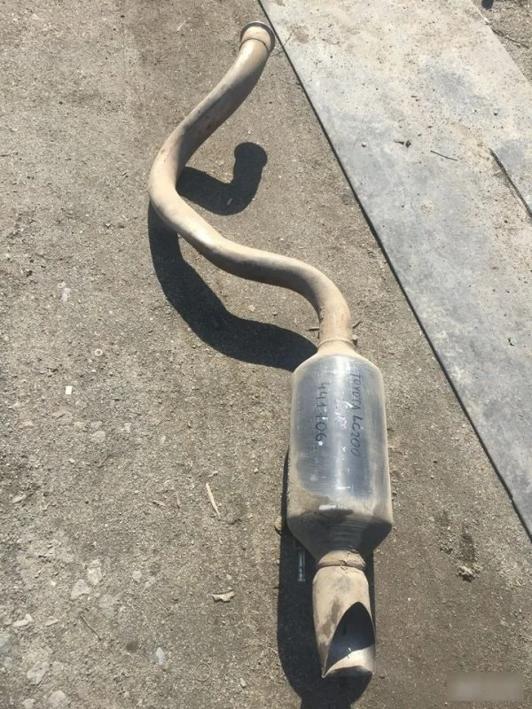 Глушитель Toyota Land Cruiser 1743051020 200