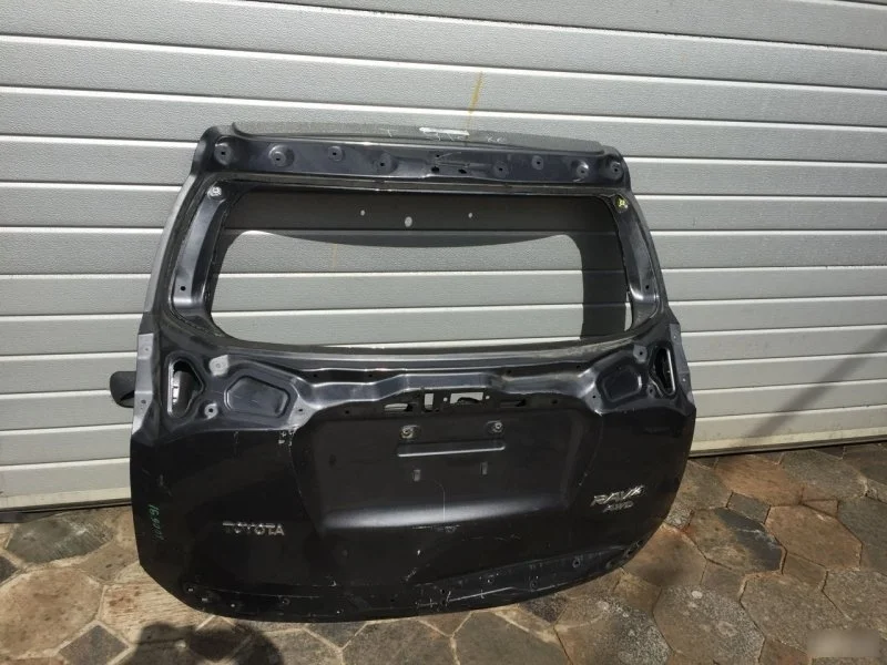 Дверь багажника Toyota RAV4 6700542550
