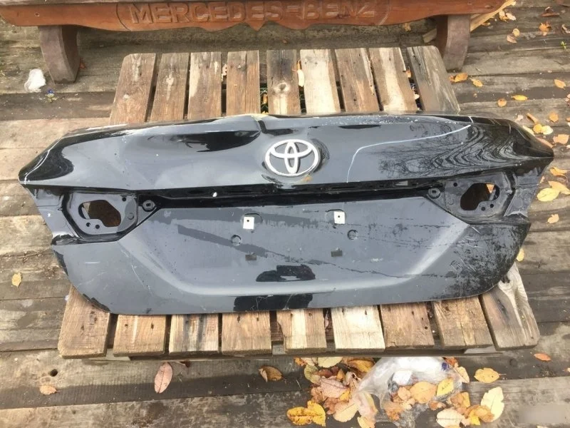 Крышка багажника Toyota Camry 2018 6440106F70 V70