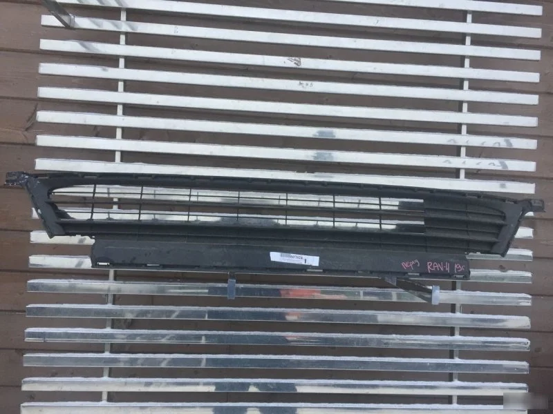 Решетка в бампер Toyota RAV4 5311342080