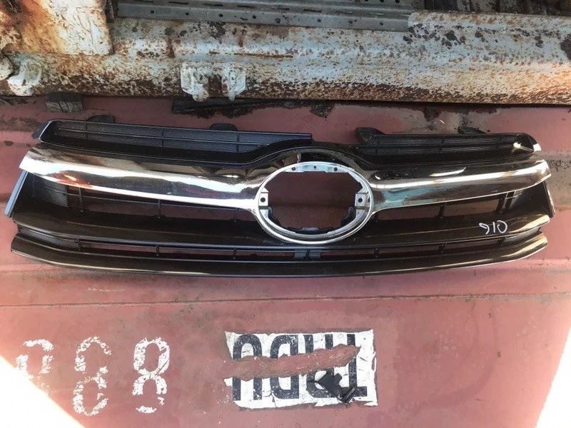 Решетка радиатора Toyota Highlander 3 531010E190