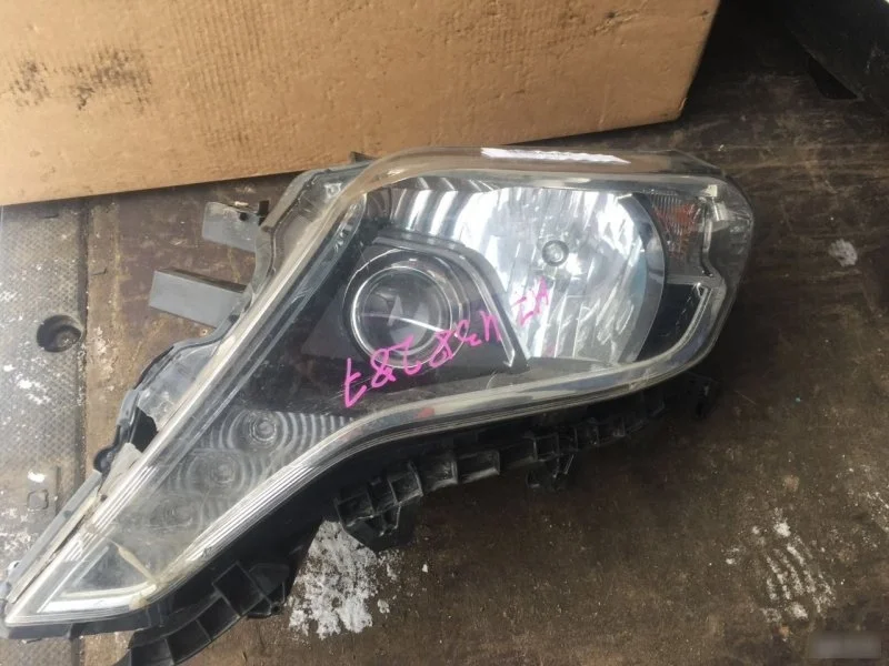 Фара Toyota Land Cruiser Prado 8118560J20, левая