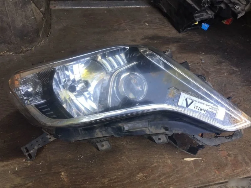 Фара Toyota Land Cruiser Prado 8118560J20, правая