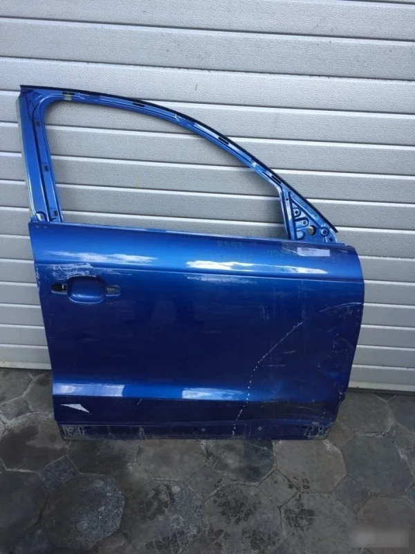 Дверь Audi Q3 8U0831052A 8U, передняя правая