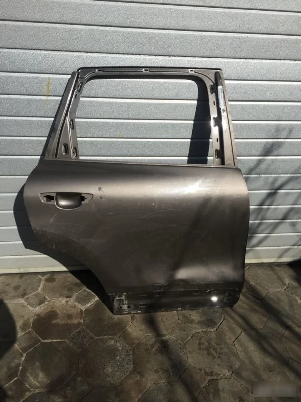 Дверь Porsche Cayenne 7P0833056, задняя правая