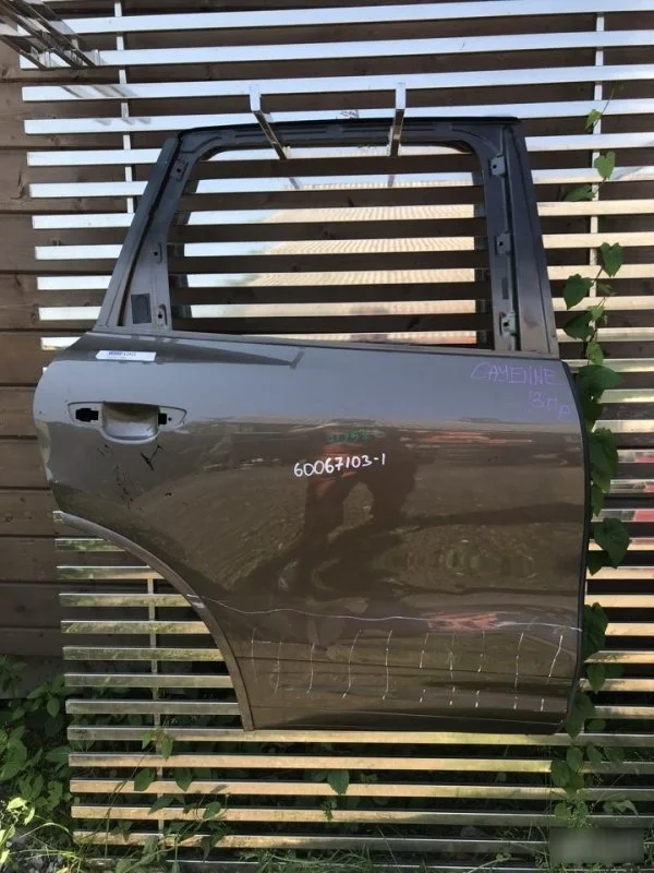 Дверь Porsche Cayenne 7P0833056, задняя правая
