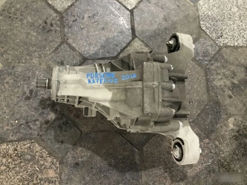 Редуктор Porsche Cayenne 2016 0BP525015H, задний