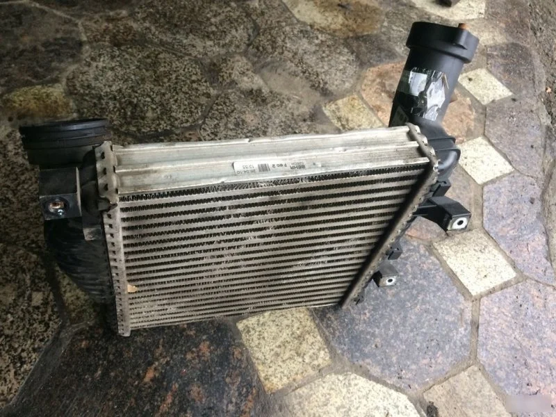 Интеркулер Volkswagen Impreza Wrx 7L6145803D VAG, левый