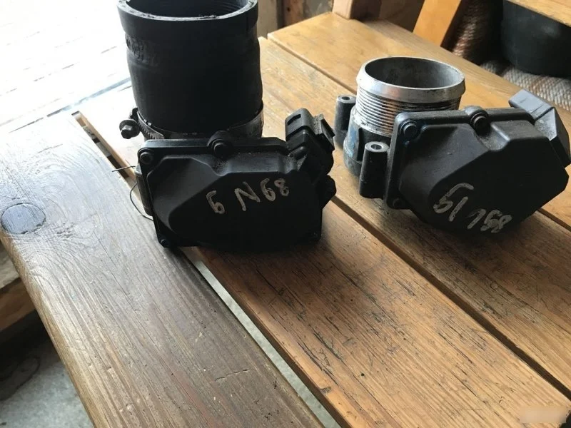 Дроссельная заслонка Volkswagen 076128063A