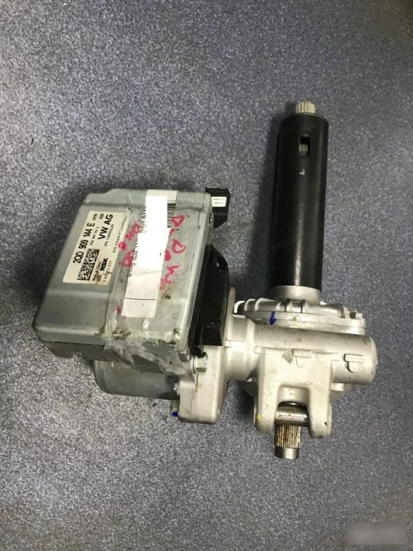 Колонка рулевая Volkswagen Polo 6N5423510A