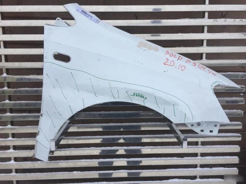 Крыло Volkswagen Polo 2014 6RU821106B, переднее правое