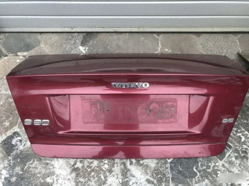 Крышка багажника Volvo S60 30796481