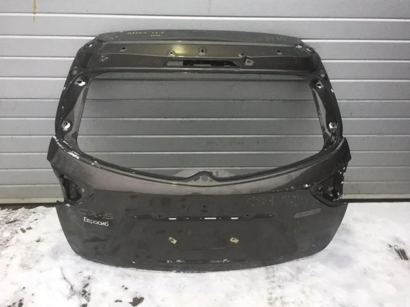 Дверь багажника Mazda CX-5 2016 с дефектами KDZ16202XD