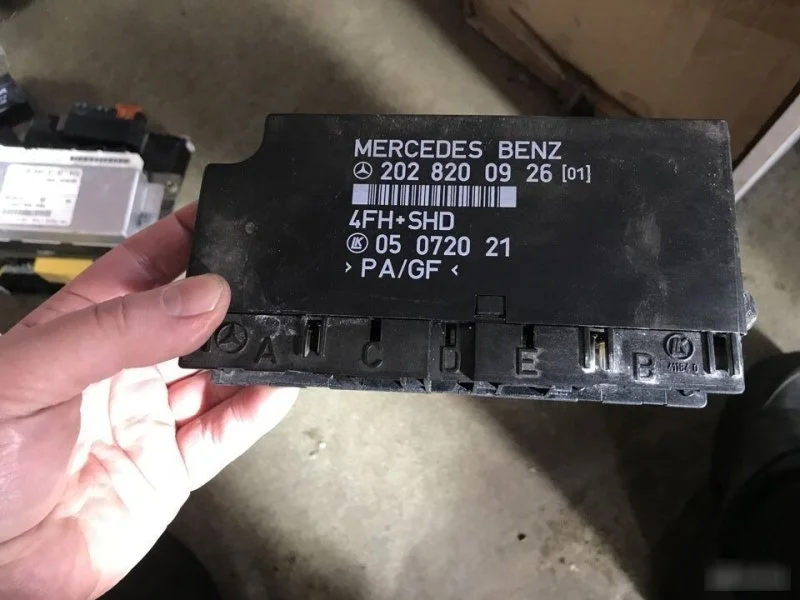 Блок комфорта Mercedes-Benz C-Class 2028200926 W202