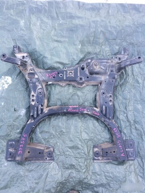 Подрамник Mercedes A-Class A2466201200 W176, передний