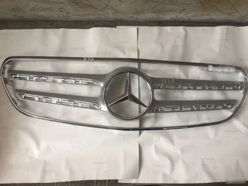 Рамка решетки радиатора Mercedes E A2138850200 W213
