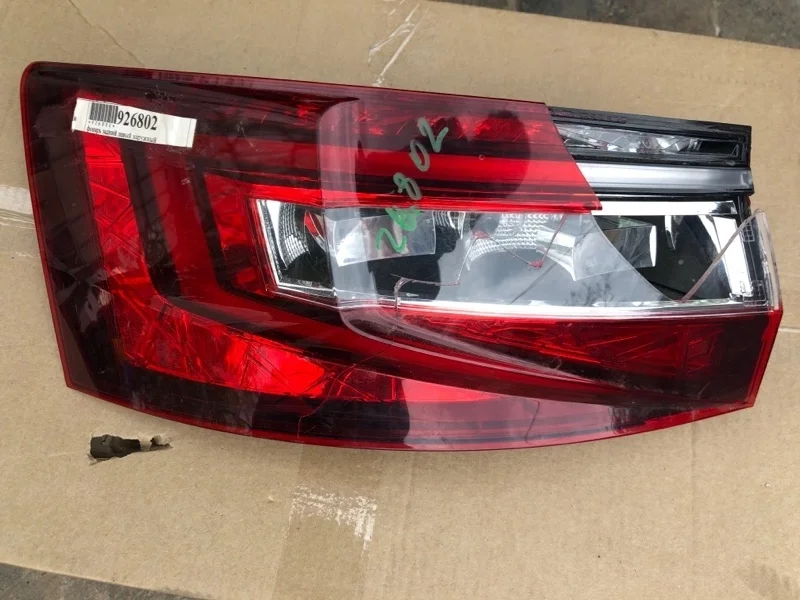 Фонарь наружный Skoda Superb 2017 3V5945207, задний левый