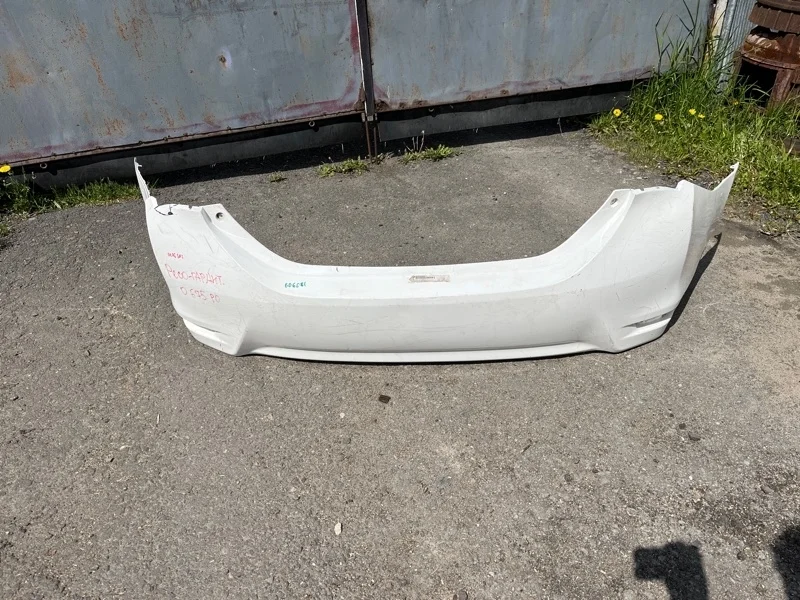 Бампер задний Toyota Corolla 2017 5215902999 E18