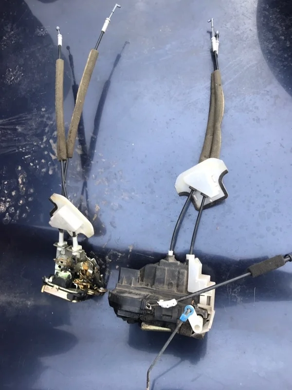 Замок двери Infiniti FX35 2003 на з/ч 80501CM85A S50, передний левый