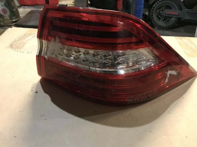 Фонарь Mercedes M-Class 2014 A1669063201 W166, правый