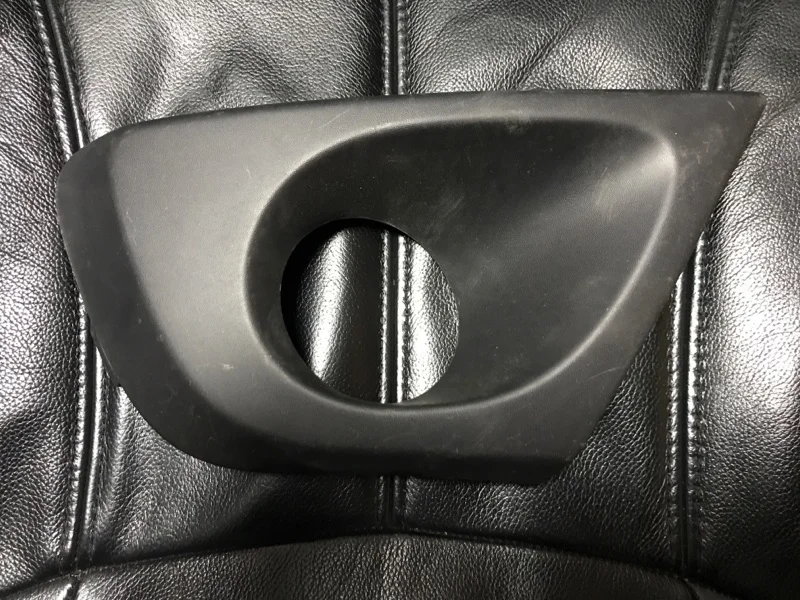 Накладка птф Renault Duster 2018 261A23831R, передняя правая