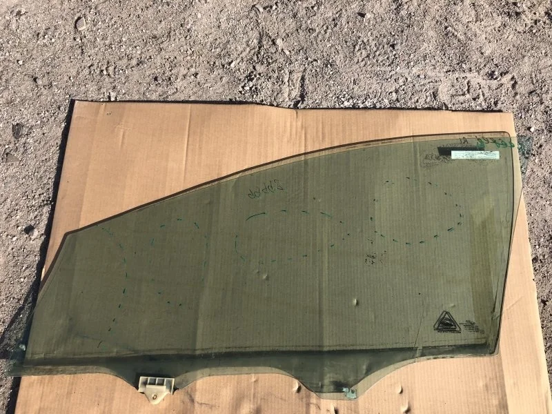 Стекло двери Kia Ceed 82420A2010 2, переднее правое