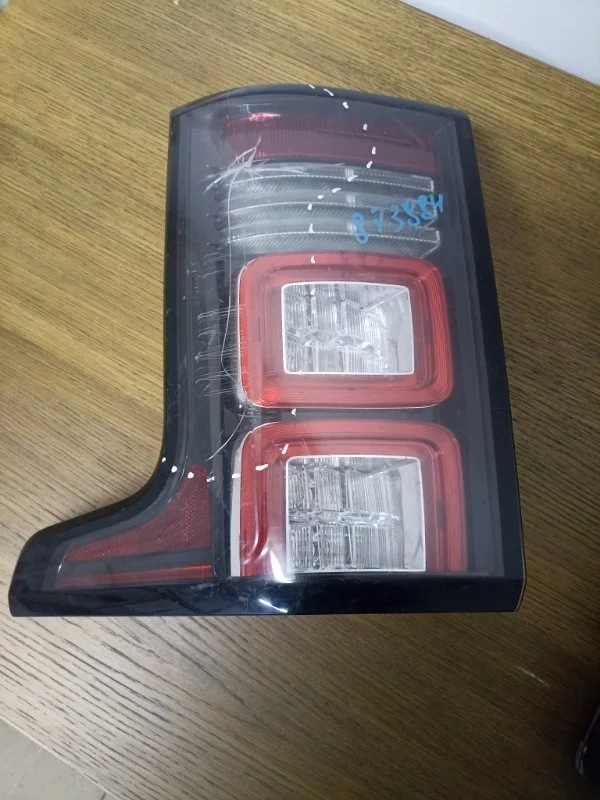 Фонарь наружный Land Rover Range Rover 4 2016 LR061659, задний правый