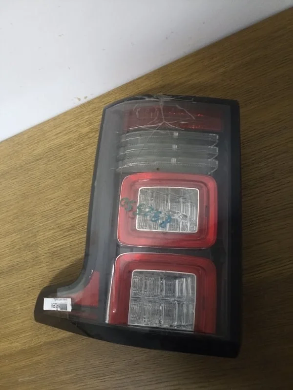 Фонарь наружный Land Rover Range Rover 4 LR061659, задний правый