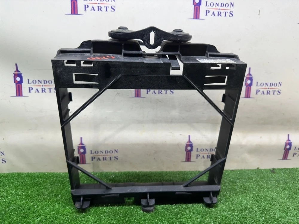 Рамка радиатора BMW 740LXi F02