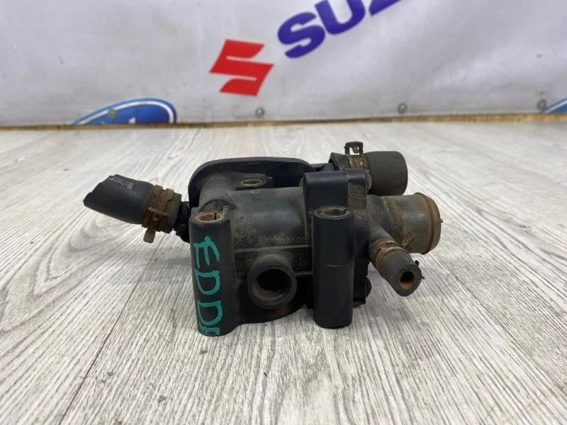 Корпус термостата FORD FOCUS 1 2004