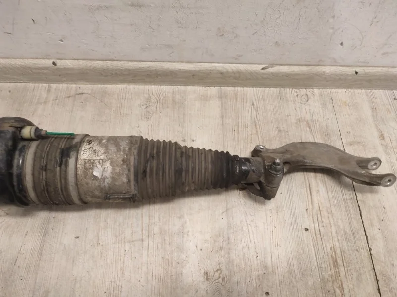 Пневмостойка Audi Q7 S-line 2019 4M