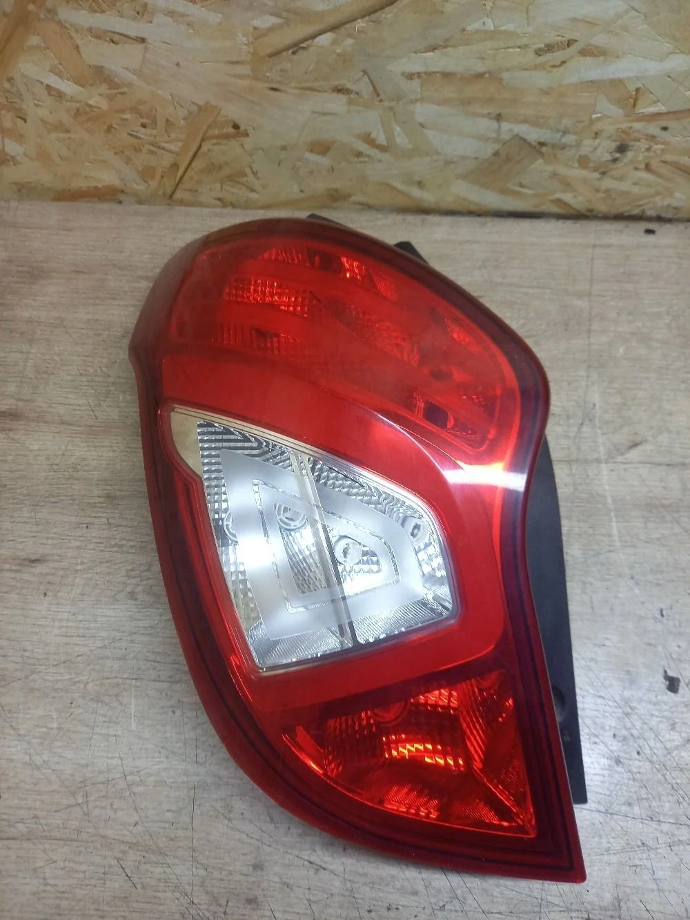 Фонарь задний левый SsangYong Actyon II рестайлинг (2013—2021) 2015 белый