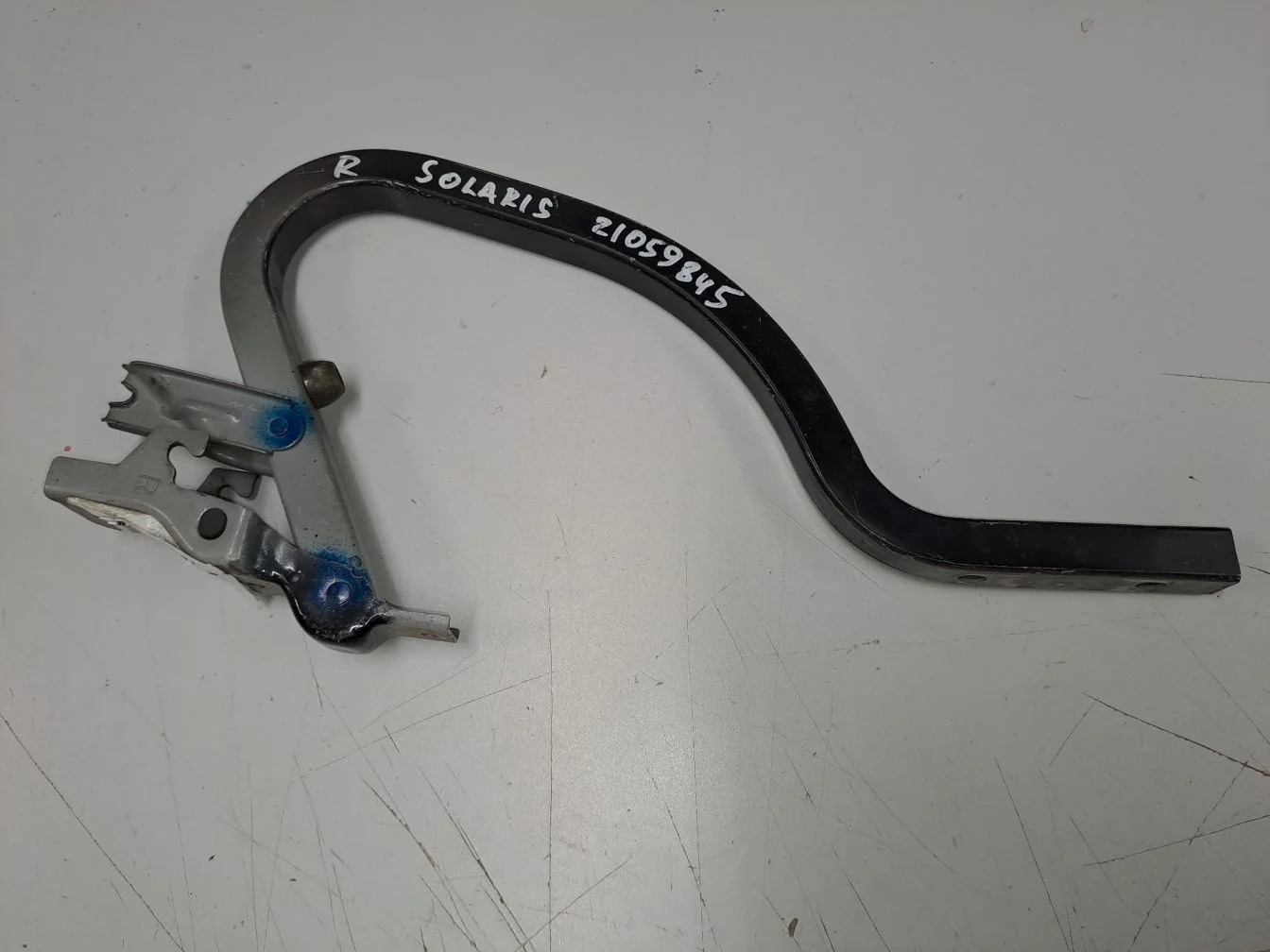 Петля крышки багажника правая для Hyundai Solaris 2010-2017