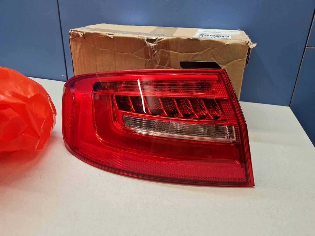 Фонарь на крыло левый для Audi A4 B8 2007-2015