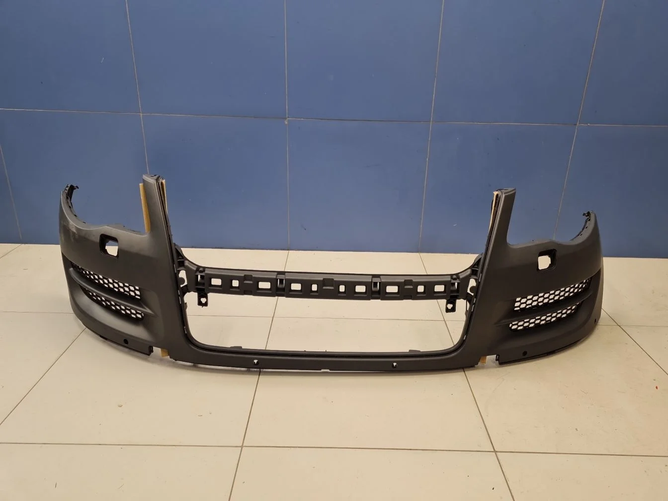 Бампер передний для Volkswagen Touareg 2002-2010