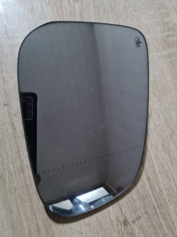 Зеркальный элемент асфер. антигрязь Volvo S80 2010 AS