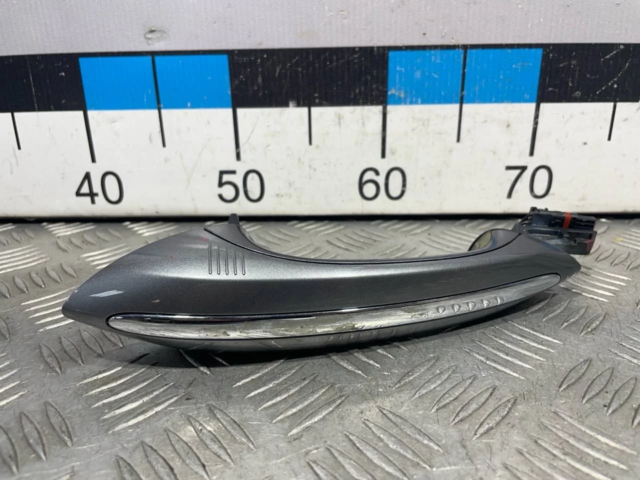 [Б/У] Ручка двери наружная правая BMW - потерт хром/с подсветкой [Незначительные дефекты] [Код: 00316471 ]