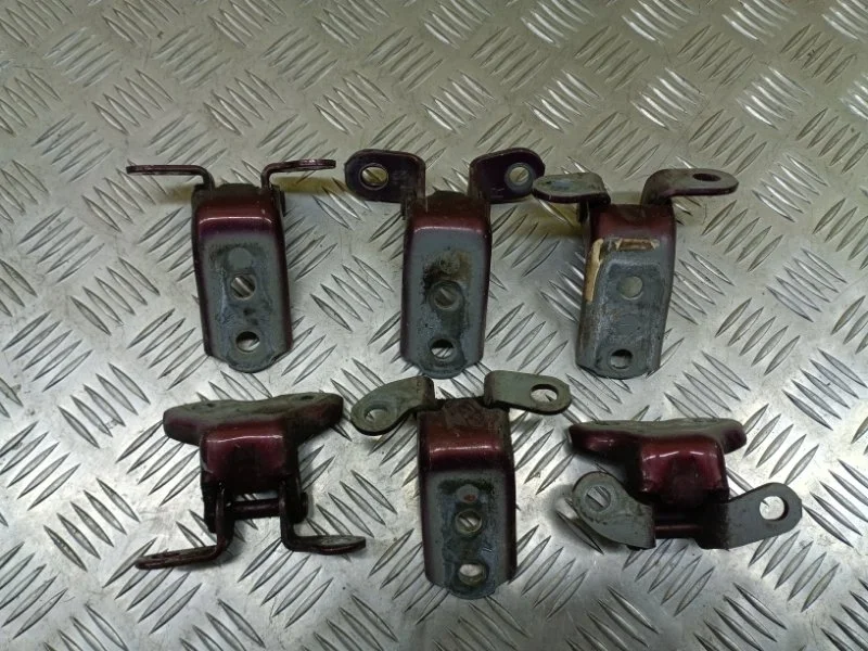 Петля двери Toyota Land Cruiser Prado 120 (2002-2009) 2007 6871035031 ВНЕДОРОЖНИК 3.0 D 1KDFTV