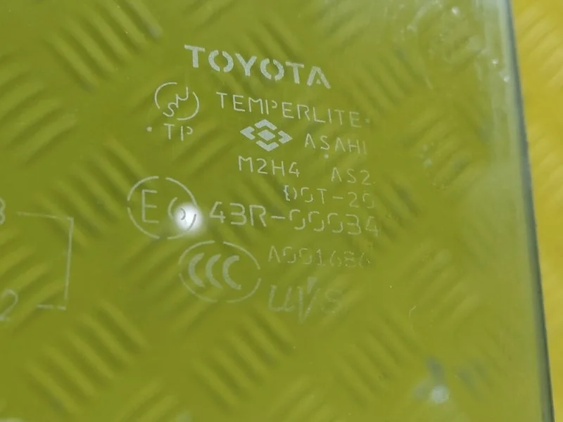 Стекло двери передней левой Toyota Rav 4 (Xa30) (2005-2014) 2006 6810242160 2.0 I 1AZFE