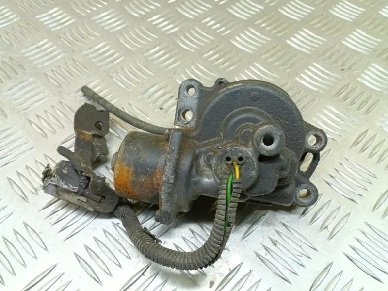 Моторчик блокировки межосевого дифференциала Toyota Hilux (2005-2015) 2013 4145035030 2.5 D 2KDFTV