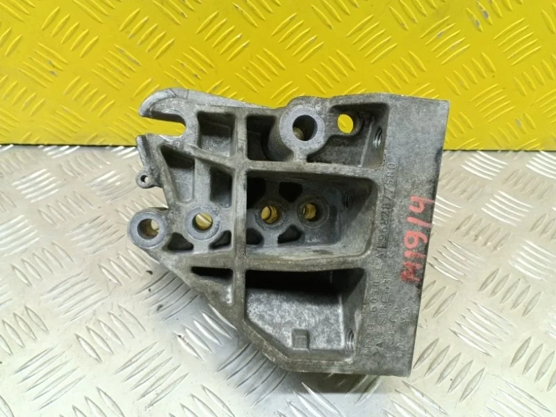 Кронштейн двигателя Land Rover Freelander Ii (2006-2014) 2007 LR001216 ВНЕДОРОЖНИК 2.2 D 224DT, правый