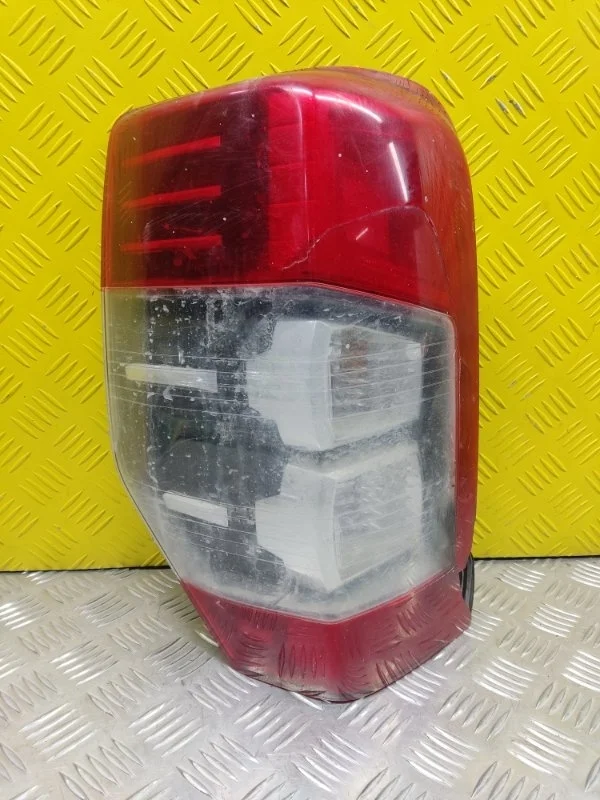 Фонарь задний левый Mitsubishi L200 (2015-2022) 2021 8330B211 ПИКАП 2.4 D 4N15